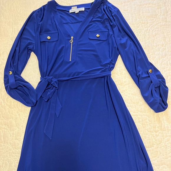 New dresses in beautiful blue - Picture 2 of 2